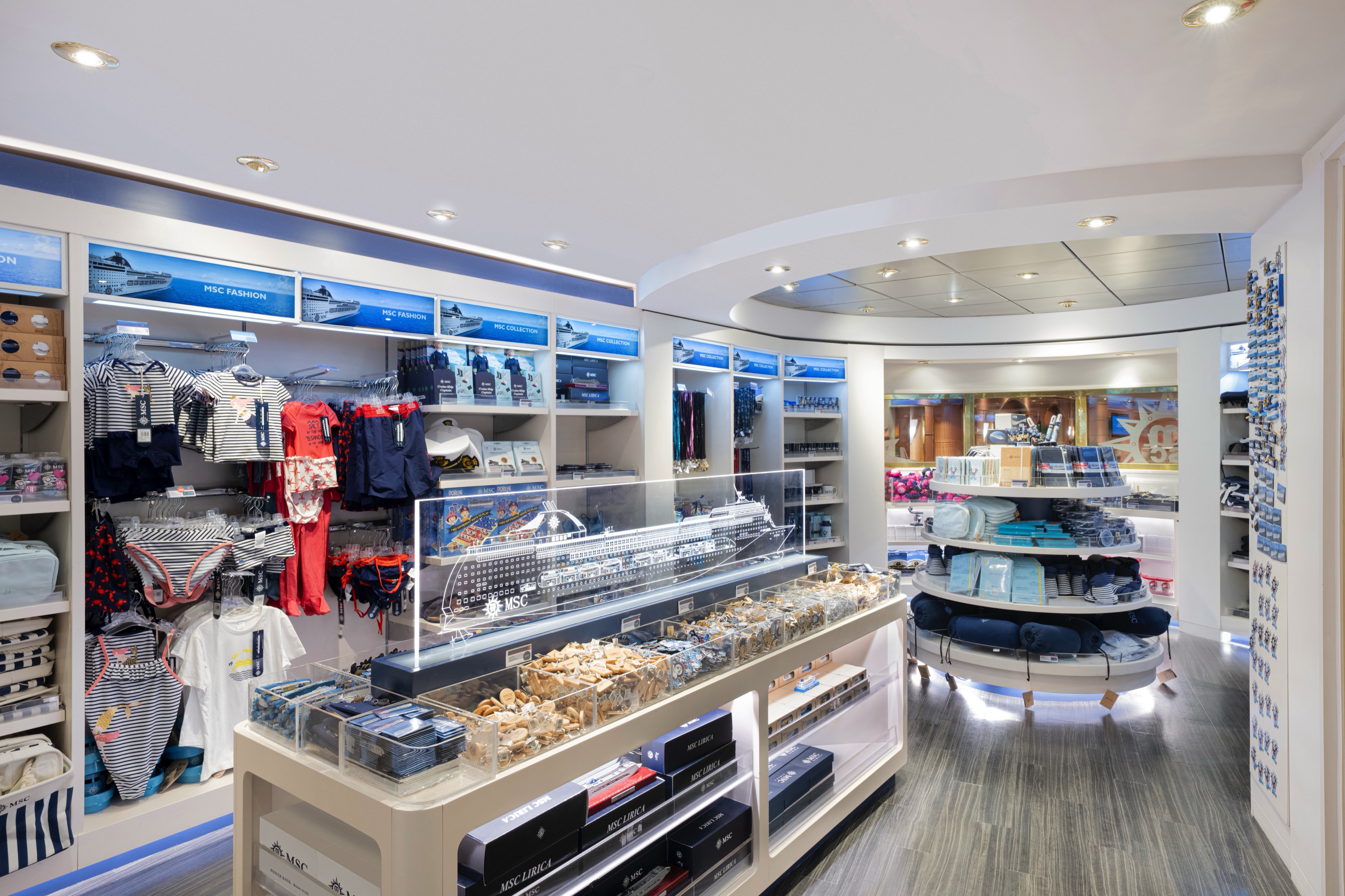 MSC Lirica - Shops